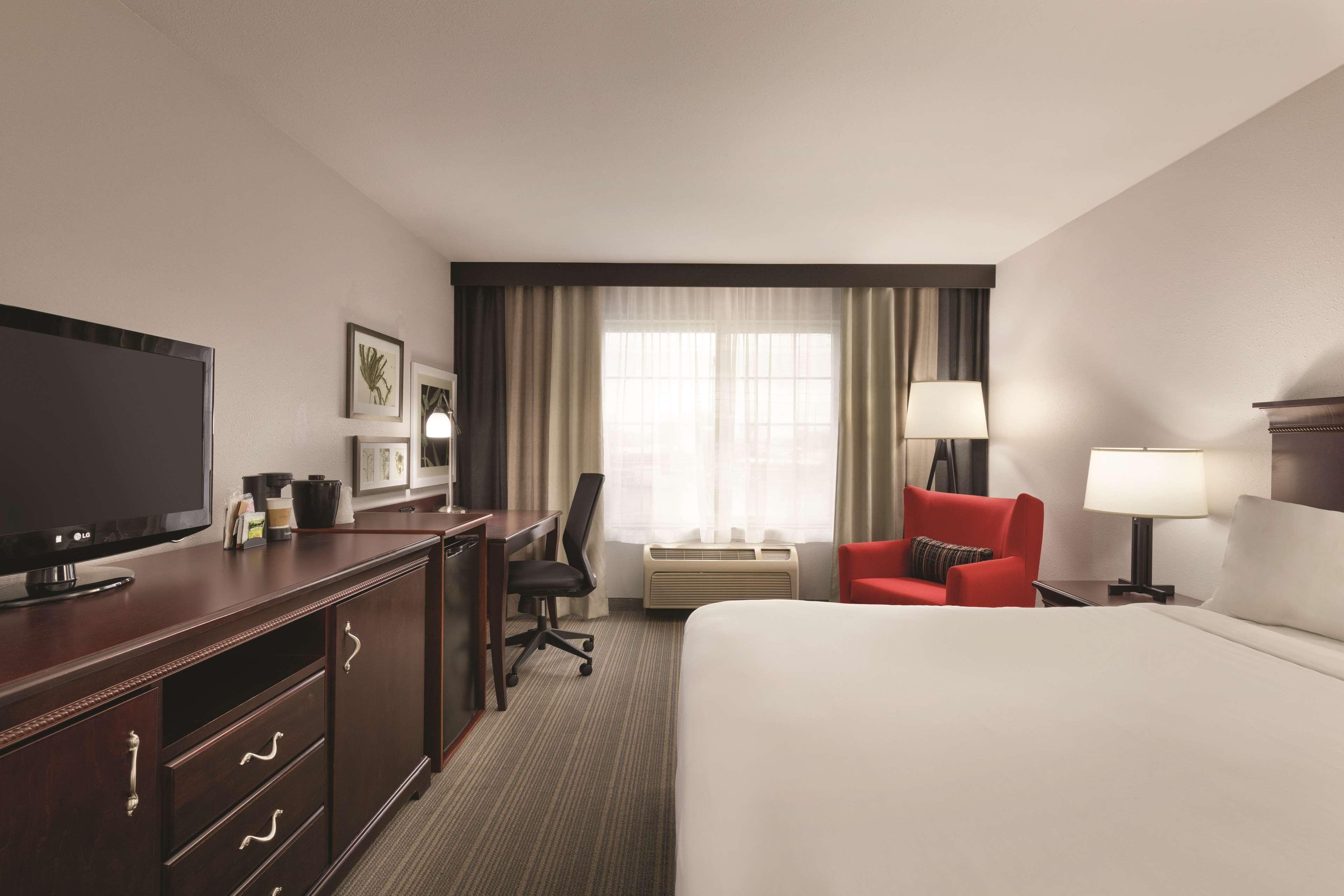 Country Inn & Suites By Radisson, Madison, Al Kültér fotó