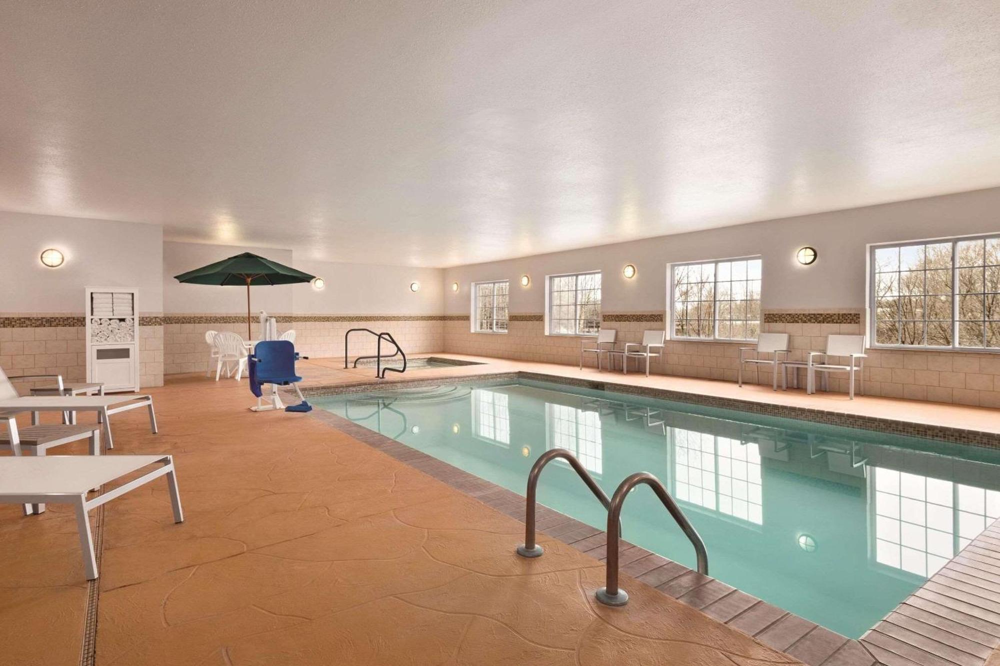 Country Inn & Suites By Radisson, Madison, Al Kültér fotó