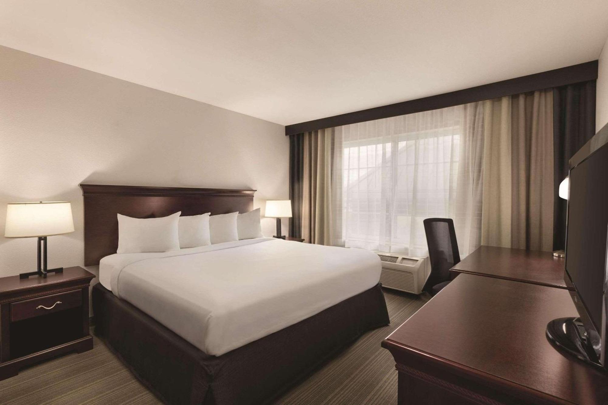 Country Inn & Suites By Radisson, Madison, Al Kültér fotó