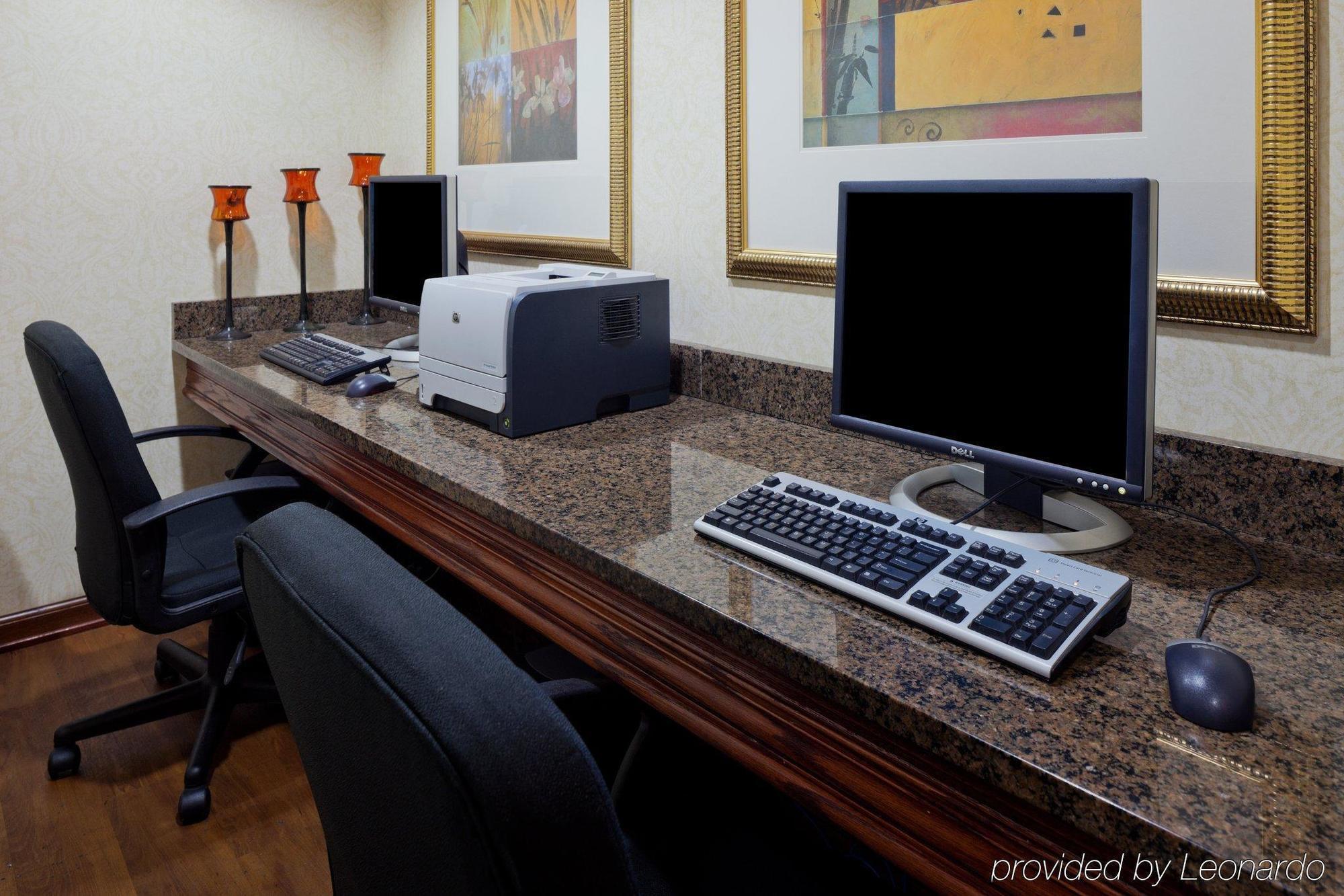 Country Inn & Suites By Radisson, Madison, Al Üzleti fotó